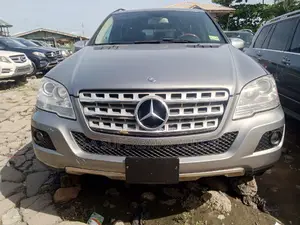 Photo - Mercedes-Benz M Class ML 350 4Matic 2010 Silver