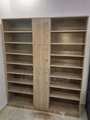 A Quality Standard 5ft by 6ft Shoe Bag Rack