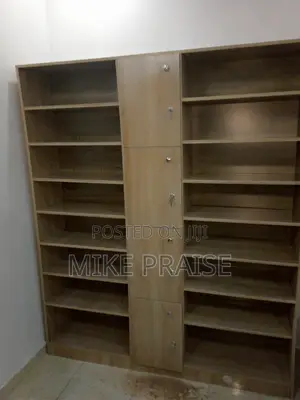 A Quality Standard 5ft by 6ft Shoe Bag Rack