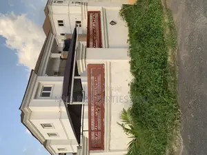 5bdrm Duplex in Queens Parks Estate, Lugbe District for sale