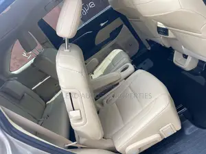 Toyota Highlander Limited Platinum 4dr SUV (3.5L 6cyl 6A) 2015 Gold