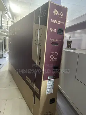 Lg 82” UHD Smart Tv