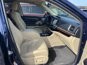 Toyota Highlander 2015 Blue