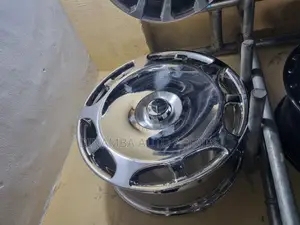 Alloyed Wheels.