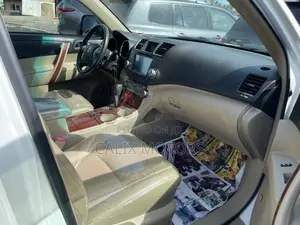 Toyota Highlander 2010 White