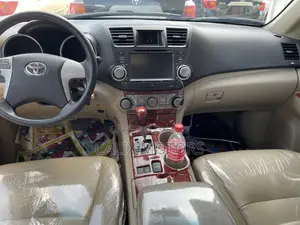 Toyota Highlander 2009 Silver