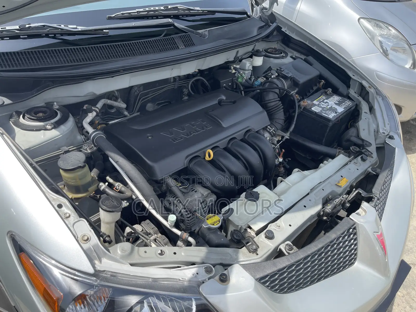 Pontiac Vibe Automatic 2004 Silver