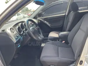 Pontiac Vibe Automatic 2004 Silver