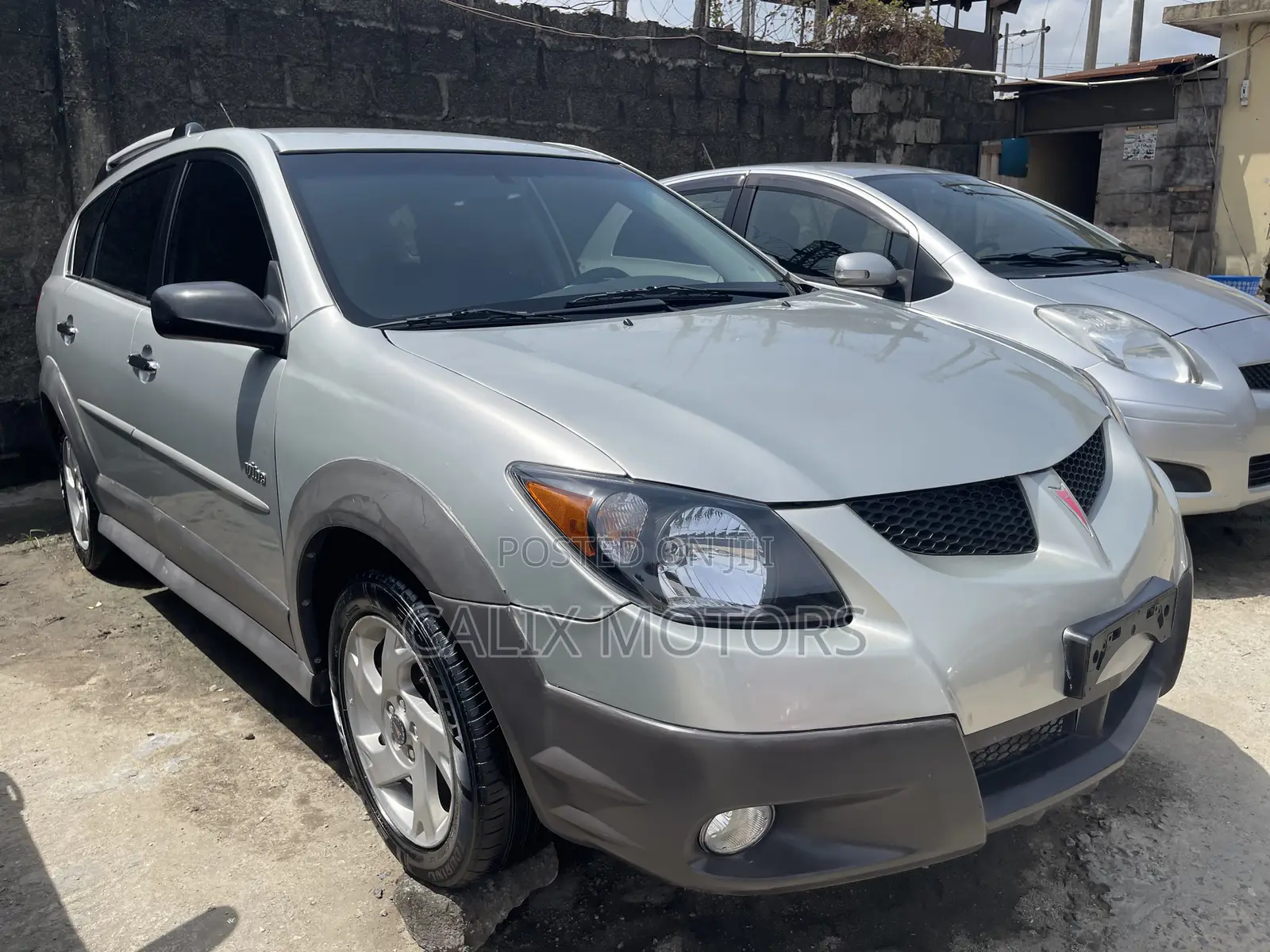Pontiac Vibe Automatic 2004 Silver
