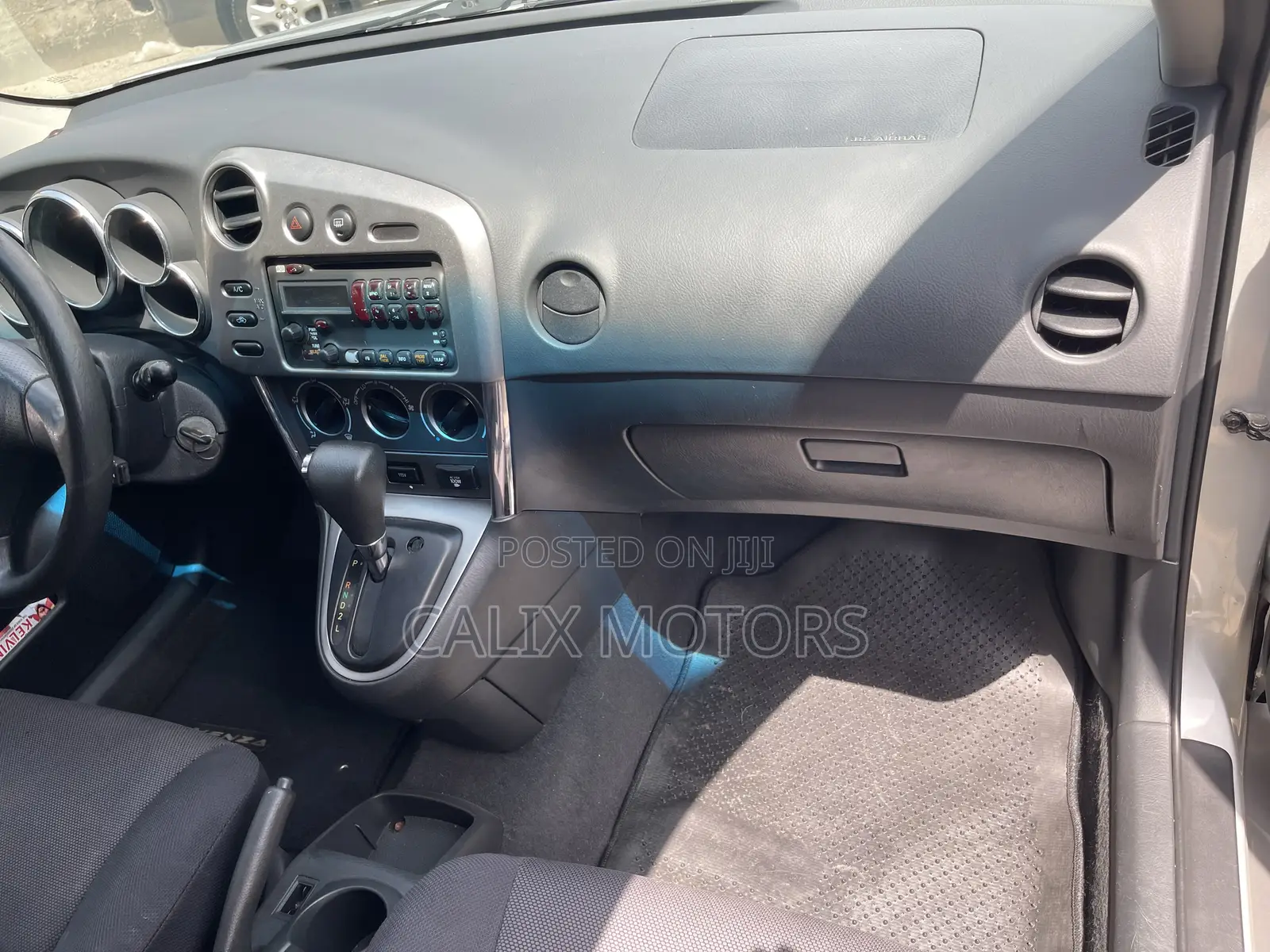 Pontiac Vibe Automatic 2004 Silver