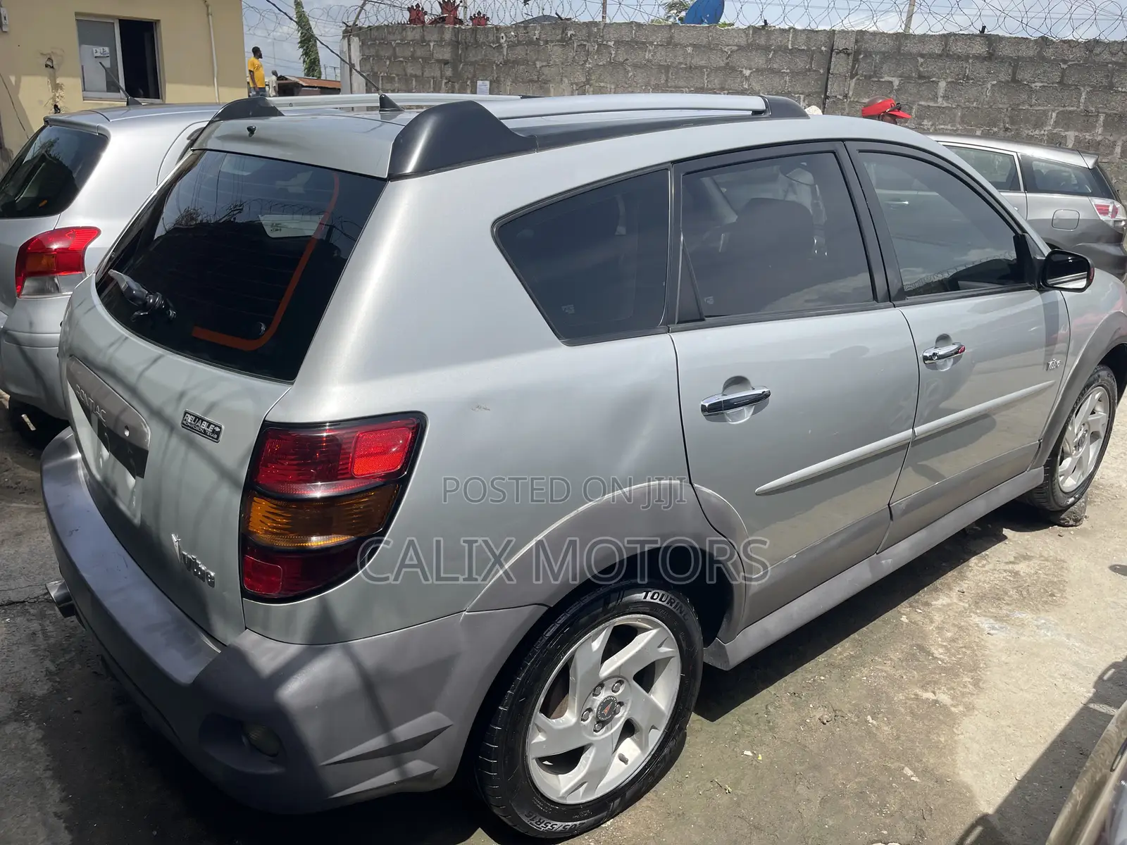 Pontiac Vibe Automatic 2004 Silver