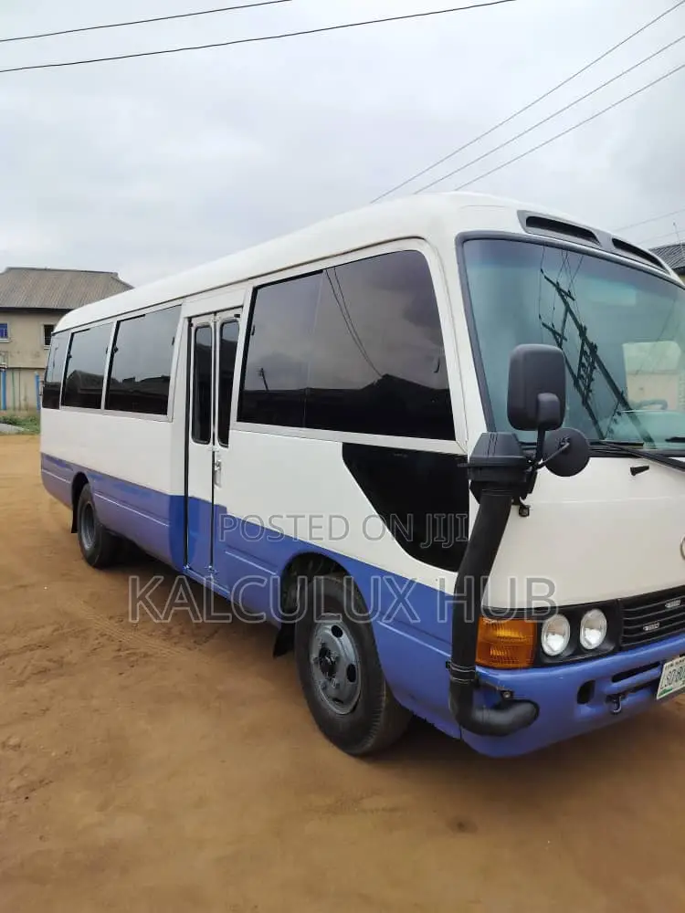 Coaster Bus For Charter