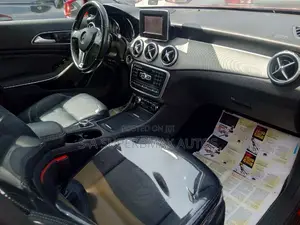 Mercedes-Benz GLA 250 2015 Red
