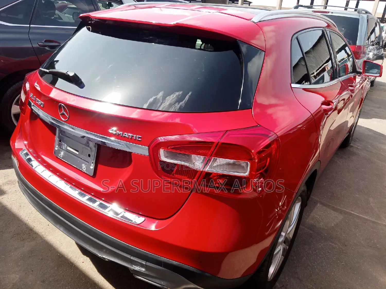 Mercedes-Benz GLA 250 2015 Red