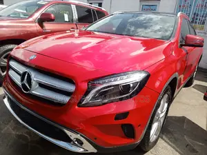 Mercedes-Benz GLA 250 2015 Red