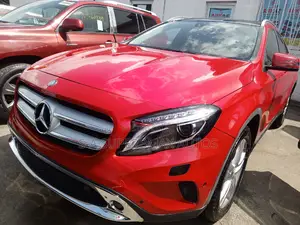 Mercedes-Benz GLA 250 2015 Red