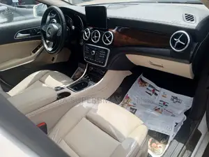 Mercedes-Benz GLA 250 2017 White