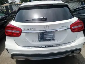 Mercedes-Benz GLA 250 2017 White
