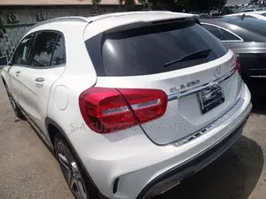 Mercedes-Benz GLA 250 2017 White
