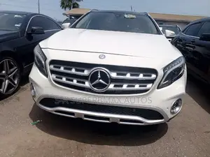 Mercedes-Benz GLA 250 2017 White