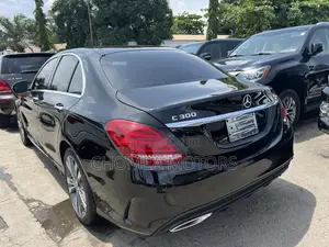 Mercedes-Benz C300 2016 Black