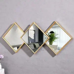Multigroup Decoration Mirror