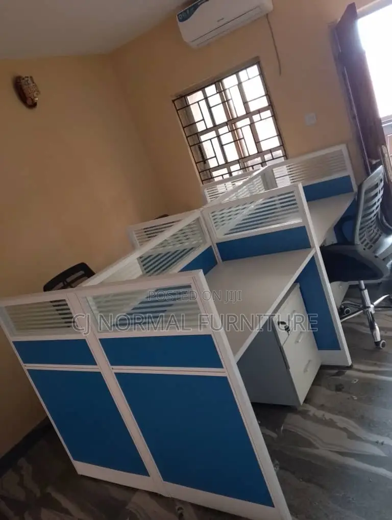Working Table by 4 Partitions