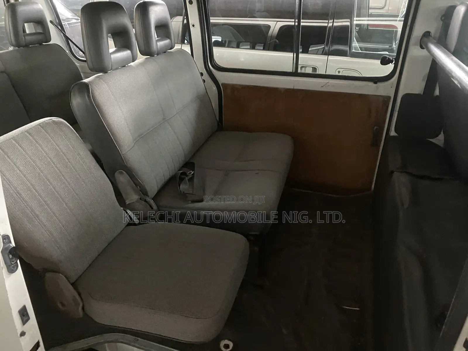 Mitsubishi L300 1999 Black