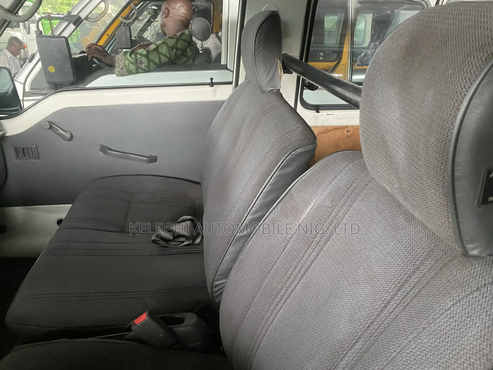 Mitsubishi L300 1999 Black