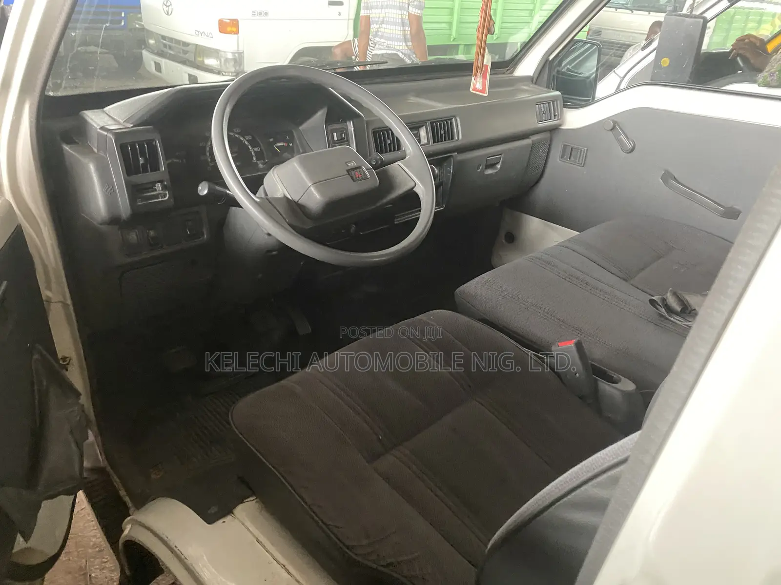 Mitsubishi L300 1999 Black