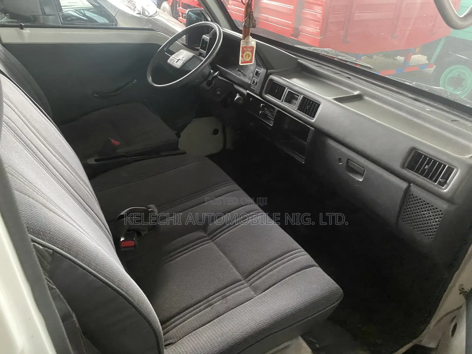 Mitsubishi L300 1999 Black