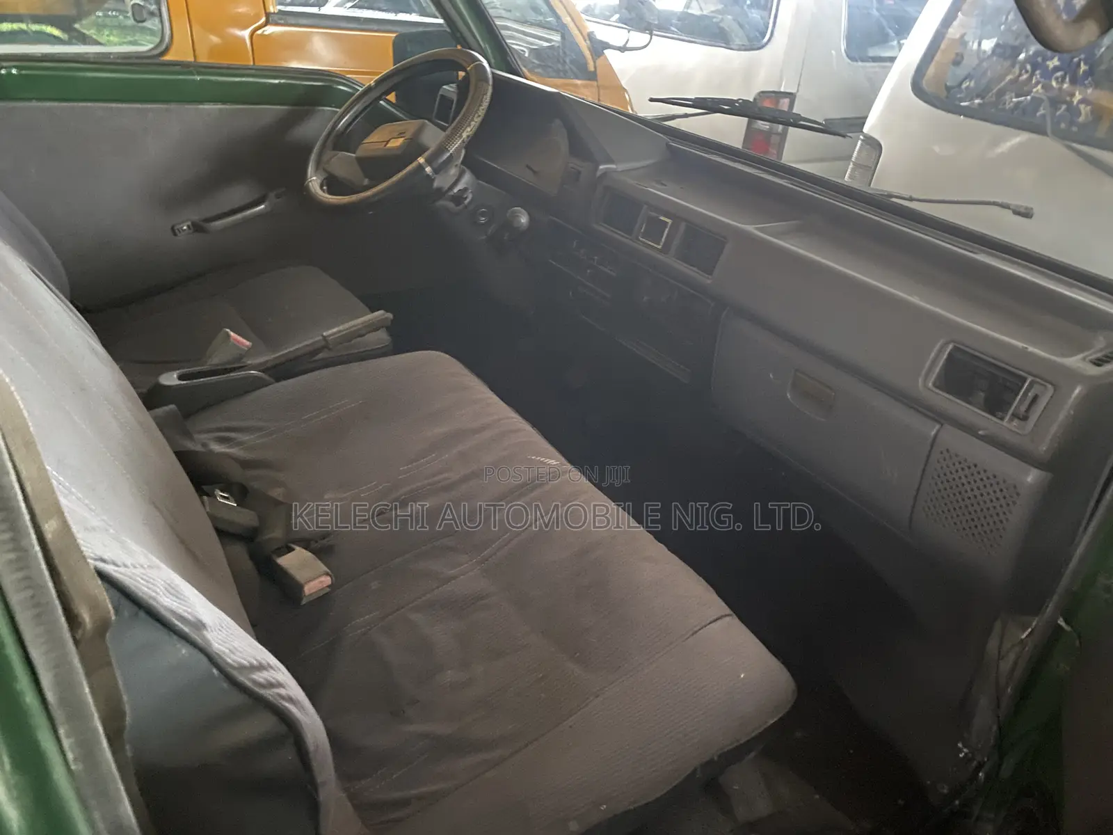 Mitsubishi L300 2000 Green
