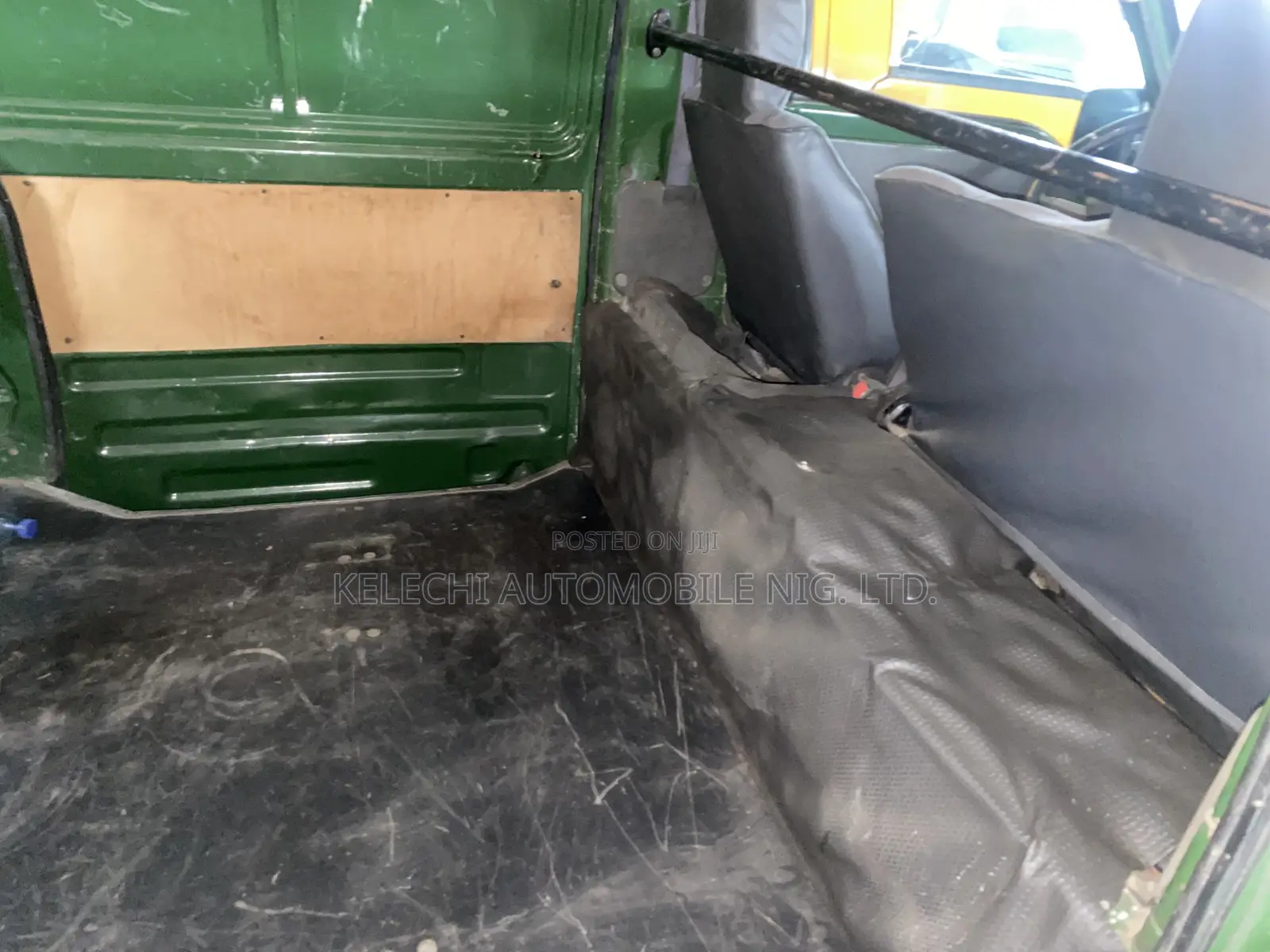 Mitsubishi L300 2000 Green