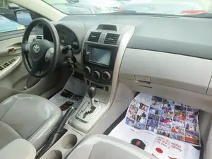 Toyota Corolla 2012 Silver