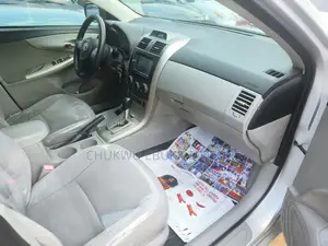 Toyota Corolla 2012 Silver