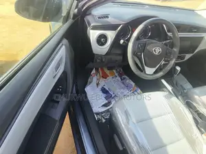 Toyota Corolla LE Eco (1.8L 4cyl 2A) 2018 Gray