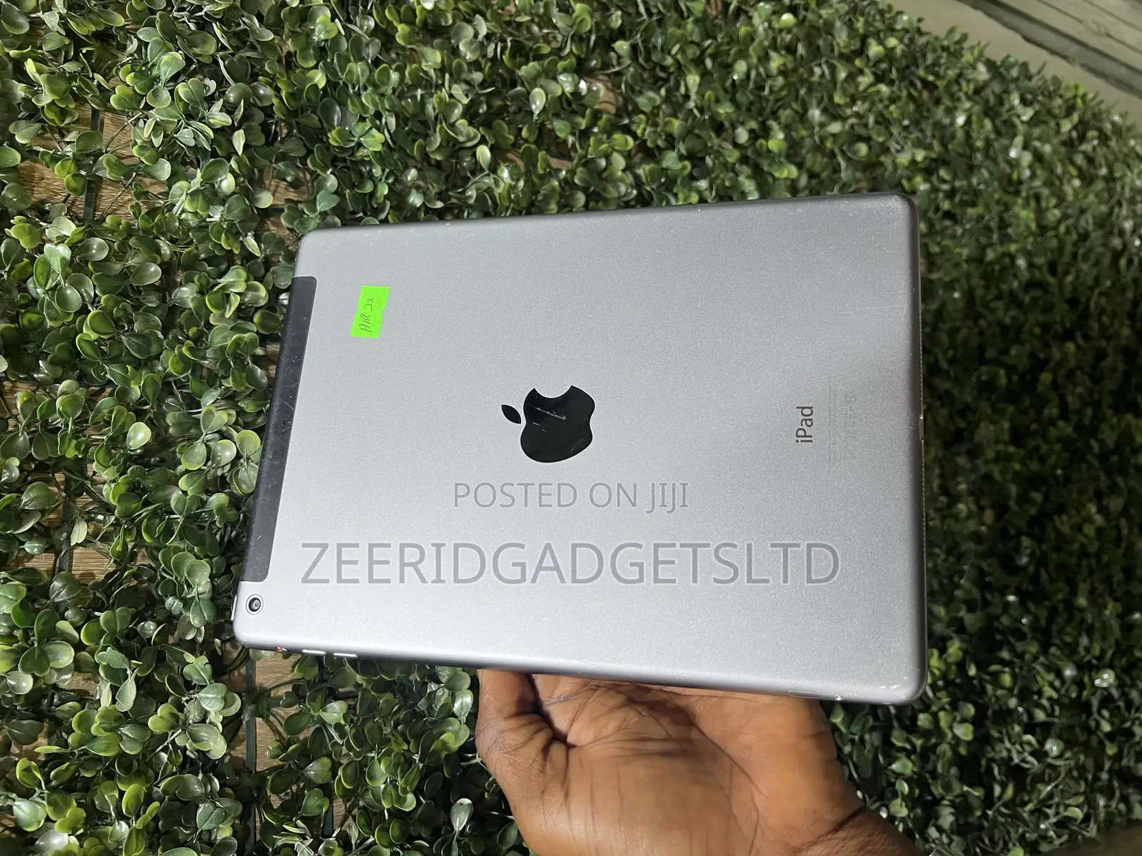 Apple iPad Air 32 GB Gray
