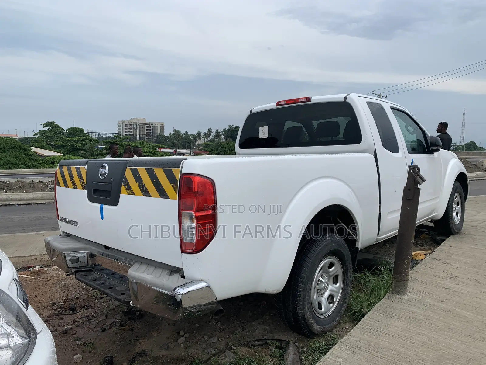 Nissan Frontier 2014 White