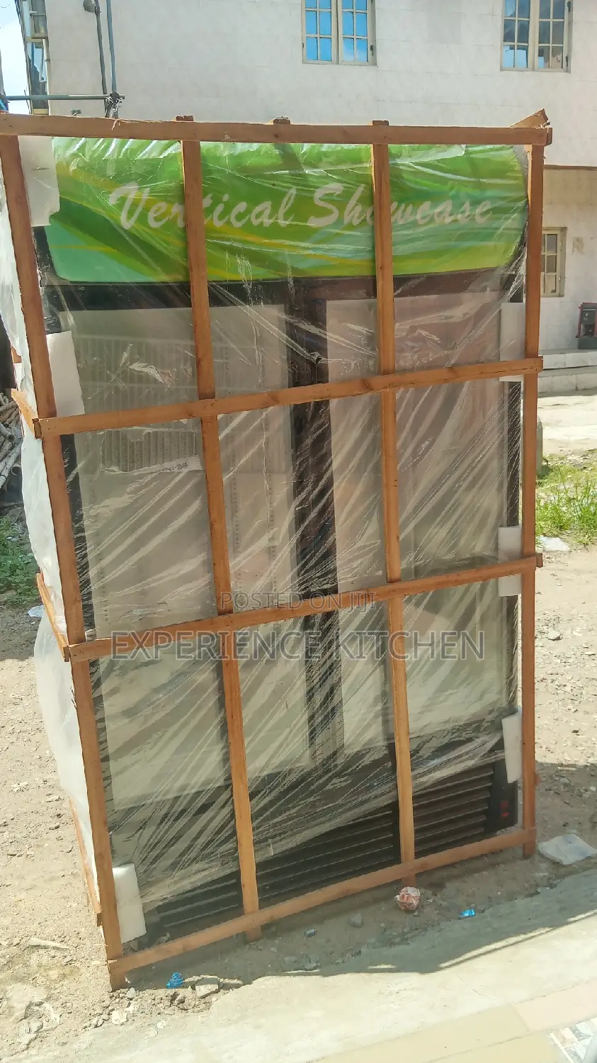 Vertical Showcase Chiller