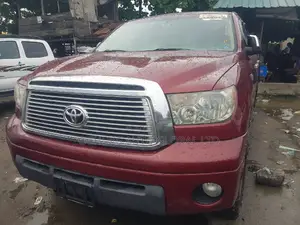 Toyota Tundra 2011 Red
