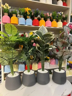 Medium Potted Plant (Grey)