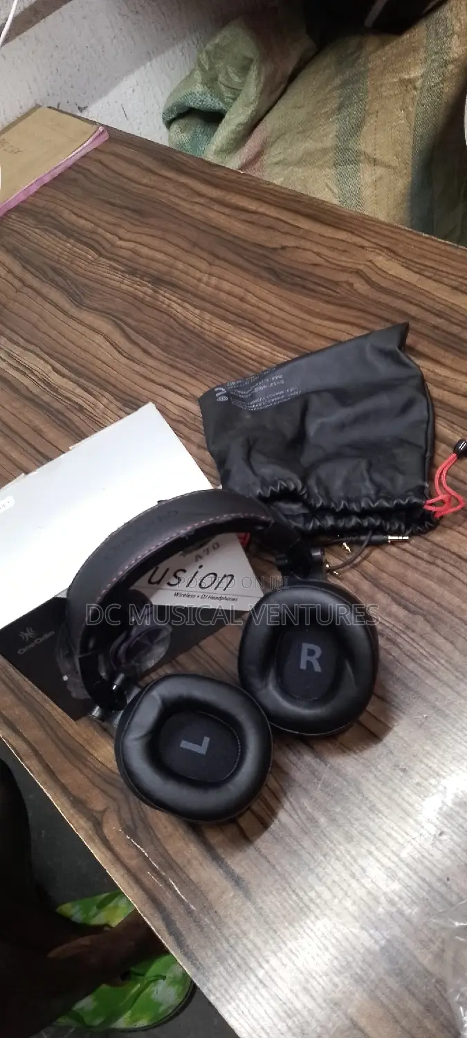 Oneodio Fusion Wireless DJ Headphone