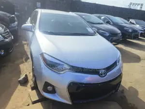 Toyota Corolla 2015 Silver