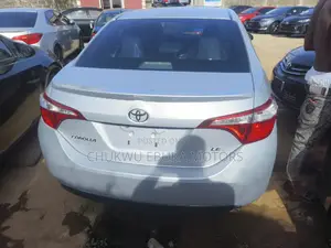 Photo - Toyota Corolla 2015 Silver