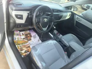 Toyota Corolla 2015 Silver