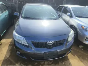 Toyota Corolla LE 4dr Sedan (1.8L 4cyl 4A) 2010 Gray