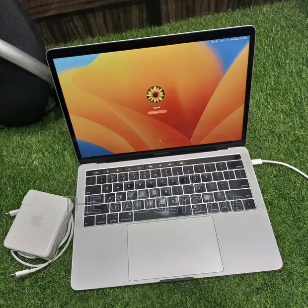 Office 2024 MacBook Air 13 Windows11 Pro