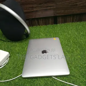 Laptop Apple MacBook Pro 2020 8GB Intel Core I5 SSD 256GB