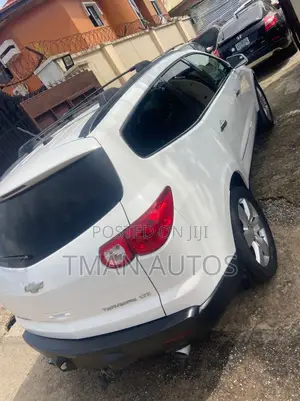 Chevrolet Traverse LTZ 2009 White