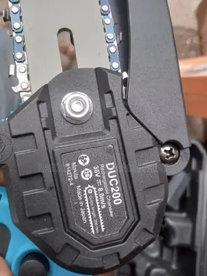Cordless Chainsaw Machine